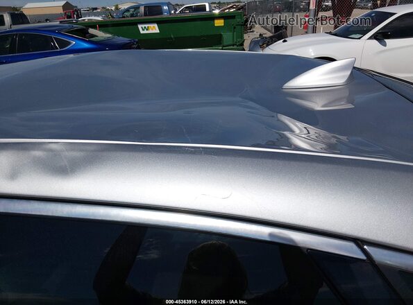 2G11X5SAXG9201352 2016 CHEVROLET IMPALA Silver Widok z przodu