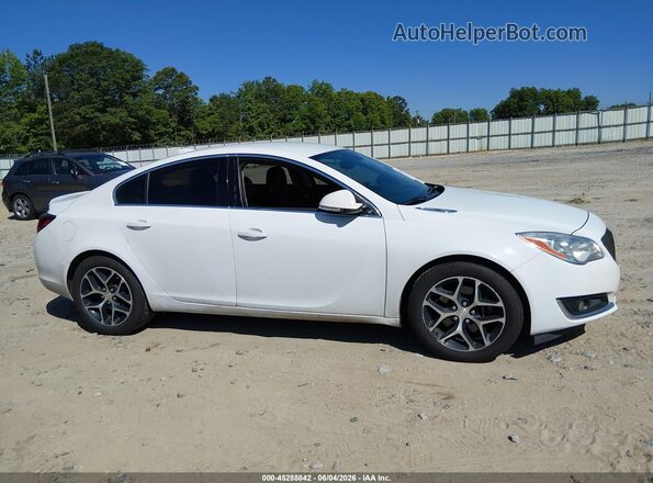 2G4GL5EX9H9141168 2017 BUICK REGAL White Вид задньої частини салону