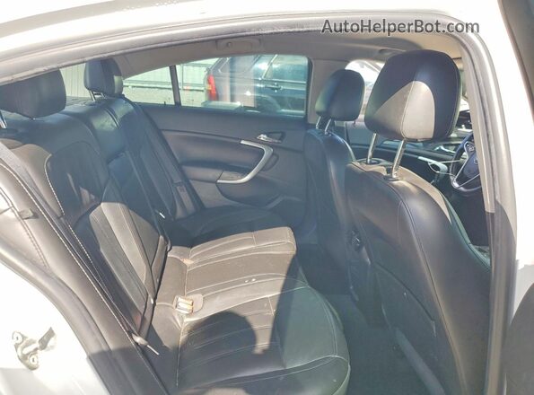 2G4GR5EX5G9169689 2016 BUICK REGAL White Rear seats view
