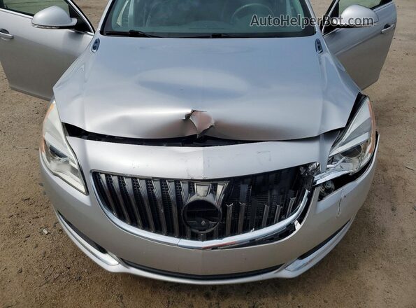 2G4GS5GX5G9178281 2016 BUICK REGAL Silver Rear interior view