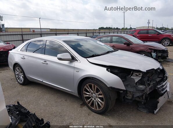 2G61M5S31K9126943 2019 CADILLAC XTS Silver 360 interior view