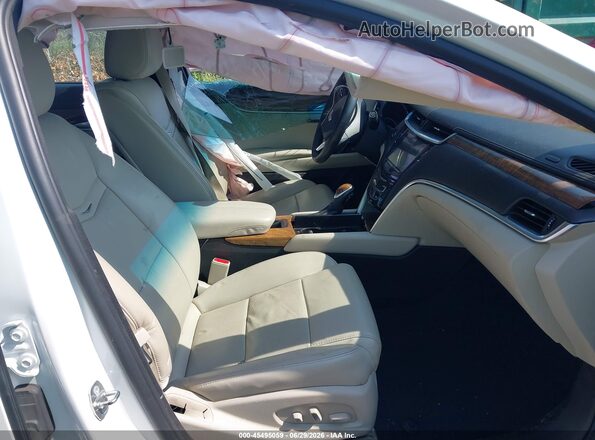 2G61M5S33J9131690 2018 CADILLAC XTS White Вид салону спереду