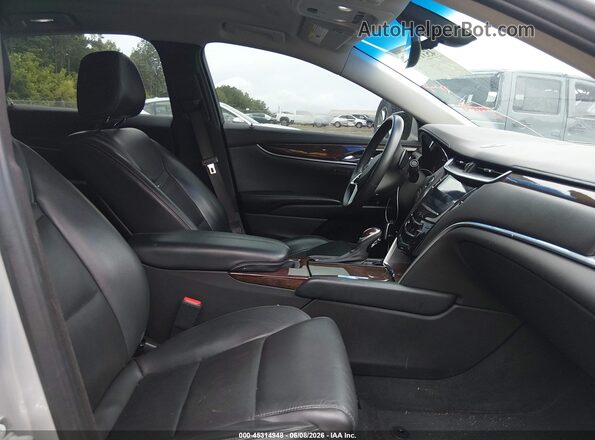 2G61M5S38H9199736 2017 CADILLAC XTS Серебряный Вид салона спереди