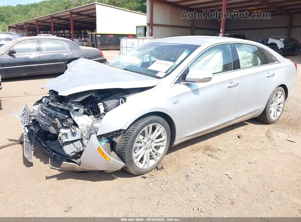 2G61M5S3XK9150268 2019 CADILLAC XTS Silver Vista tres cuartos delantera izquierda