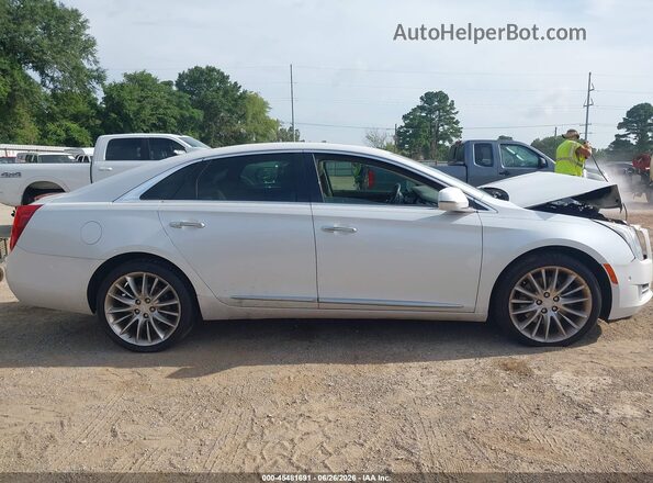 2G61S5S31G9122744 2016 CADILLAC XTS White Widok wnętrza z tyłu