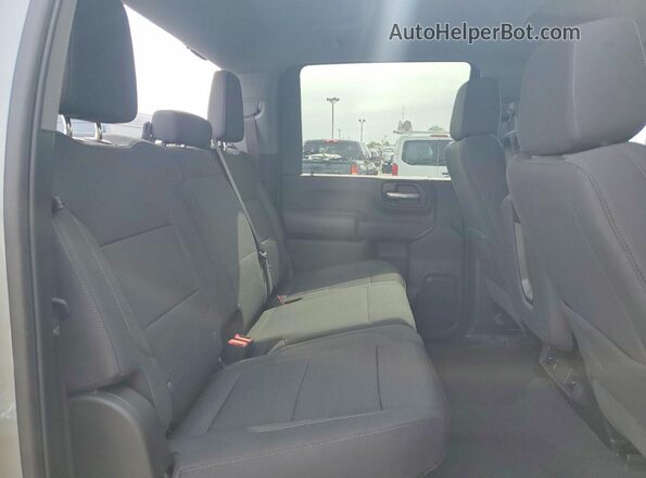 2GC4KME70T1111259 2026 CHEVROLET SILVERADO Gray Widok tylnych siedzeń