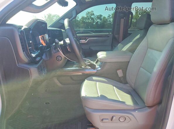 2GCPAEED7S1189354 2025 CHEVROLET SILVERADO White Սալոնի դիմացի տեսք