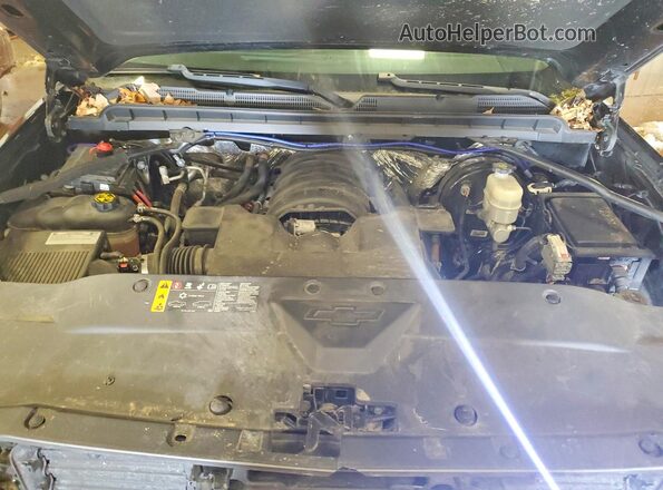 2GCVKREC1J1110441 2018 CHEVROLET SILVERADO Black Widok wnętrza z tyłu