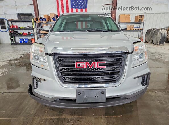 2GKALMEK2H6339038 2017 GMC TERRAIN Silver Widok z przodu