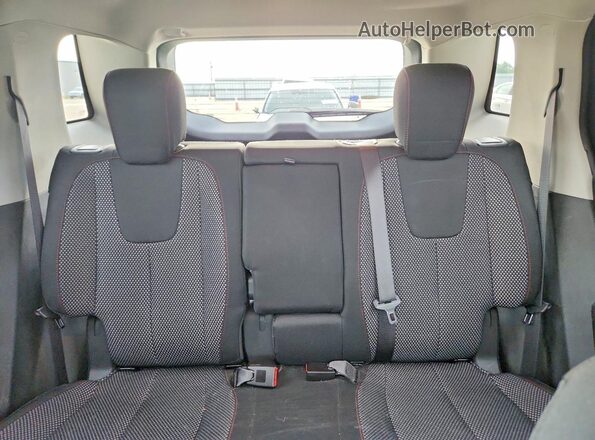2GKALNEK2H6333388 2017 GMC TERRAIN Gray Widok tylnych siedzeń