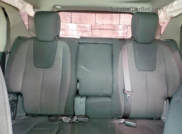 2GNALCEK2H6191938 2017 CHEVROLET EQUINOX Silver Rear seats view