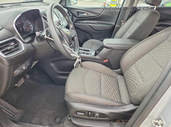 2GNAXKEX2J6265780 2018 CHEVROLET EQUINOX Silver Widok wnętrza z przodu