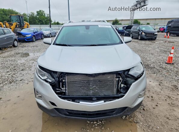2GNAXKEX7J6268948 2018 CHEVROLET EQUINOX Серебряный Вид спереди