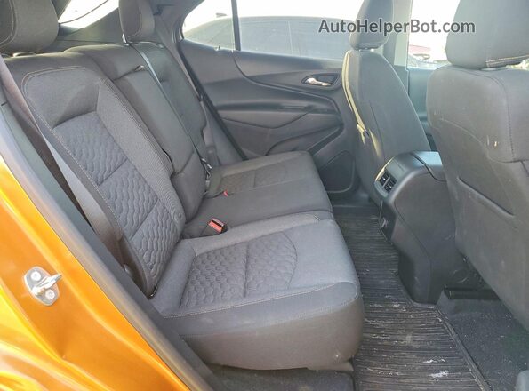 2GNAXKEXXJ6220926 2018 CHEVROLET EQUINOX Orange Rear interior view