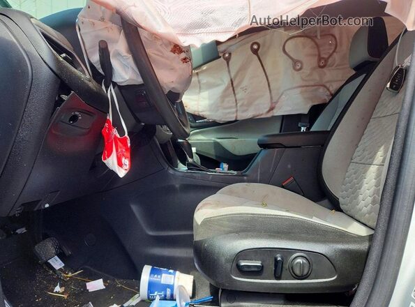 2GNAXSEV4J6159426 2018 CHEVROLET EQUINOX Silver წინა სალონის ხედი