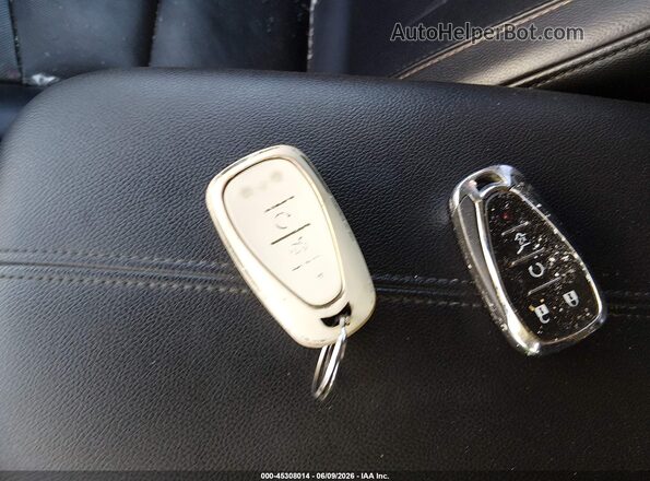 2GNAXWEXXJ6314974 2018 CHEVROLET EQUINOX White წინა პანელის ხედი