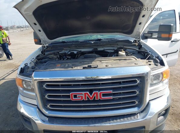 2GT21NEG1K1205620 2019 GMC SIERRA White Rear view