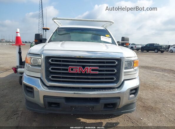 2GT21NEG1K1205620 2019 GMC SIERRA White Instrument cluster view