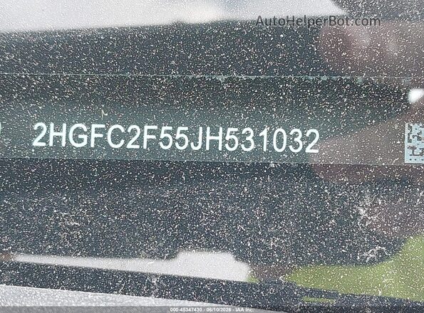 2HGFC2F55JH531032 2018 HONDA CIVIC White ძრავის განყოფილების ხედი