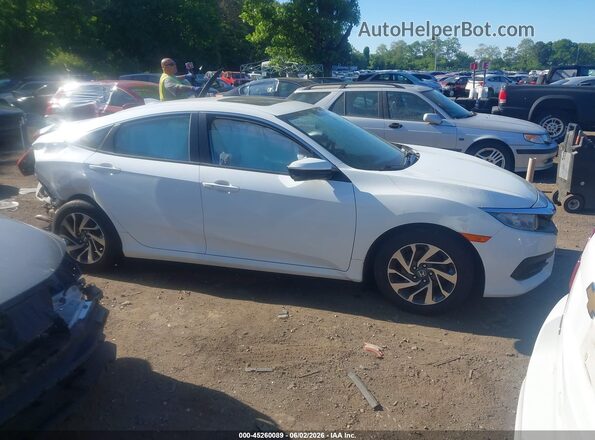 2HGFC2F72HH551556 2017 HONDA CIVIC White Вид задньої частини салону