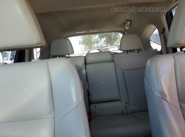 2HKRM4H75GH667633 2016 HONDA CR-V Blue Rear seats view