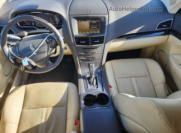 2LMHJ5AT7JBL00219 2018 LINCOLN MKT Burgundy Widok deski rozdzielczej