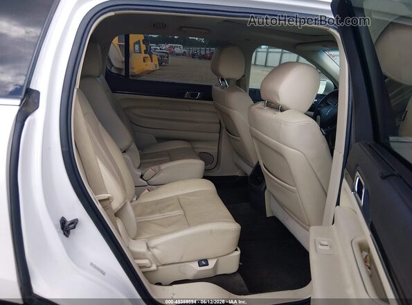 2LMHJ5AT7JBL01547 2018 LINCOLN MKT White VIN կոդի պիտակի տեսք