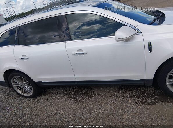 2LMHJ5AT7JBL01547 2018 LINCOLN MKT White Սալոնի հետևի տեսք