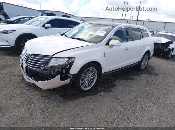 2LMHJ5AT7JBL01547 2018 LINCOLN MKT White Առջևի ձախ երեք քառորդ տեսարան