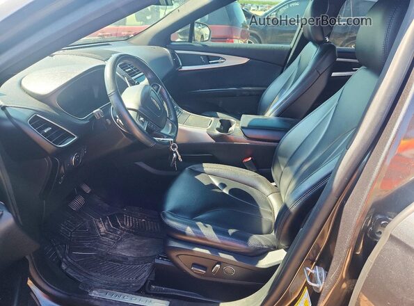 2LMPJ6J92KBL22118 2019 LINCOLN NAUTILUS Угольный Вид салона спереди