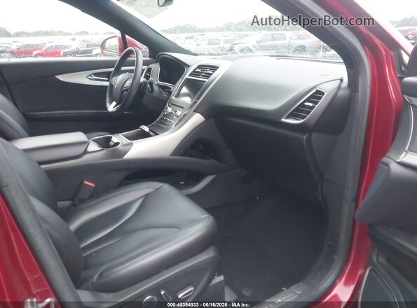 2LMPJ6JR9HBL12873 2017 LINCOLN MKX Red Widok wnętrza z przodu