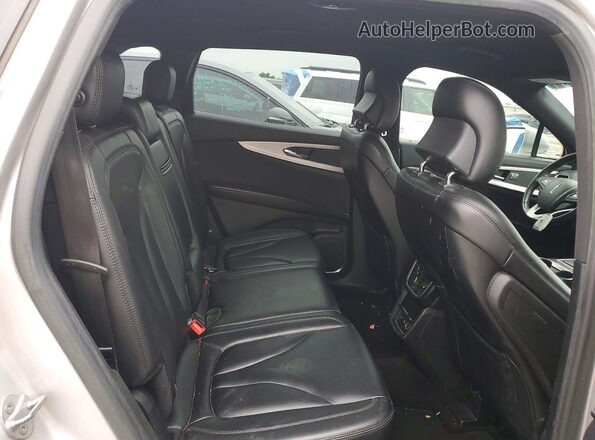 2LMPJ6JRXHBL30265 2017 LINCOLN MKX Silver უკანა სალონის ხედი