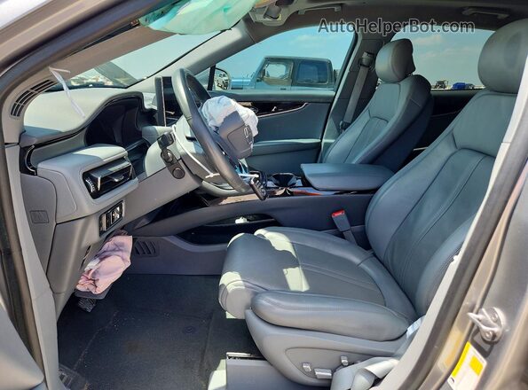 2LMPJ6K93NBL00132 2022 LINCOLN NAUTILUS Silver Front interior view