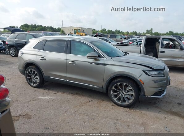 2LMPJ6K9XPBL08165 2023 LINCOLN NAUTILUS Gray Vista interior trasera
