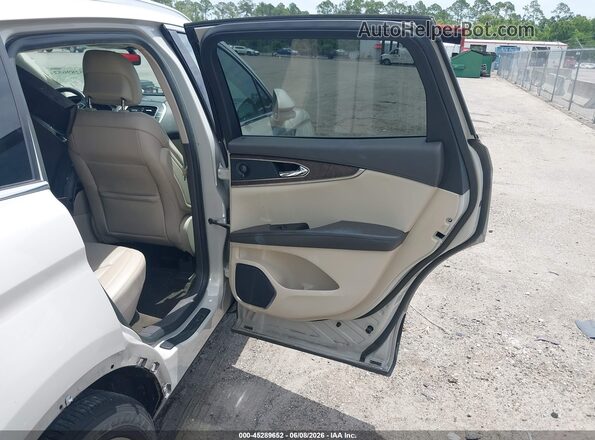 2LMPJ6L91KBL17022 2019 LINCOLN NAUTILUS White 