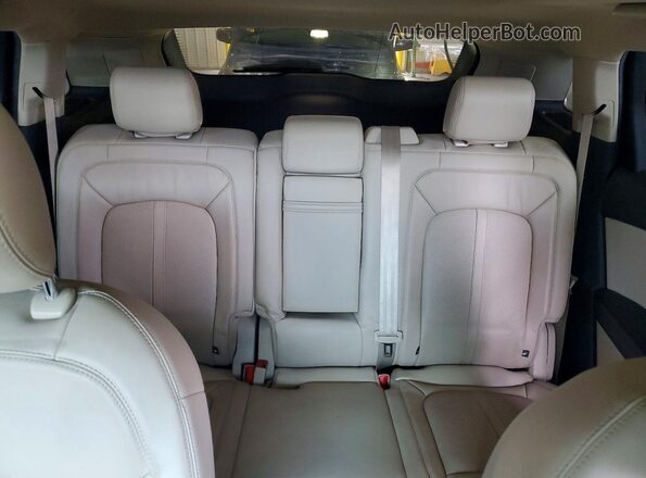 2LMPJ6L9XKBL23241 2019 LINCOLN NAUTILUS White Հետևի նստատեղերի տեսք