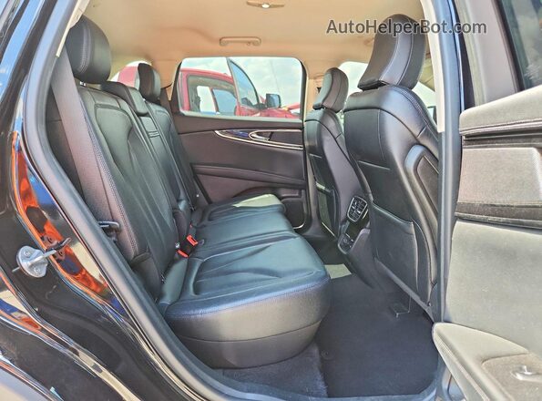 2LMPJ8J9XPBL06638 2023 LINCOLN NAUTILUS Black Vista interior trasera