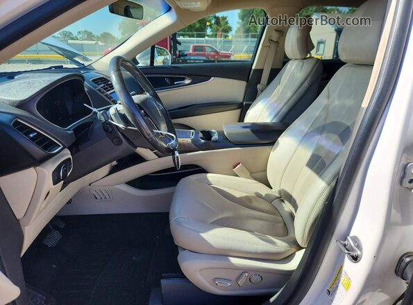 2LMPJ8K90KBL39669 2019 LINCOLN NAUTILUS Белый Вид салона спереди