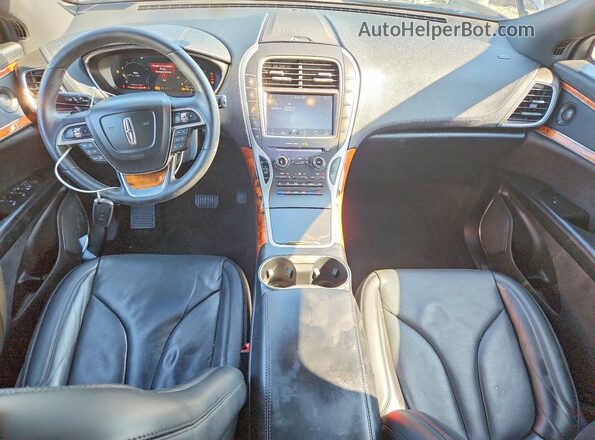 2LMPJ8K96LBL23400 2020 LINCOLN NAUTILUS Black Vista del salpicadero