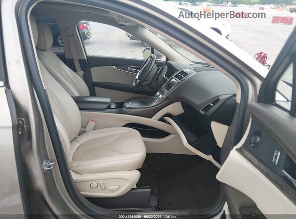 2LMPJ8K98LBL23284 2020 LINCOLN NAUTILUS Tan Front interior view