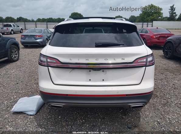 2LMPJ8K9XNBL08675 2022 LINCOLN NAUTILUS White 