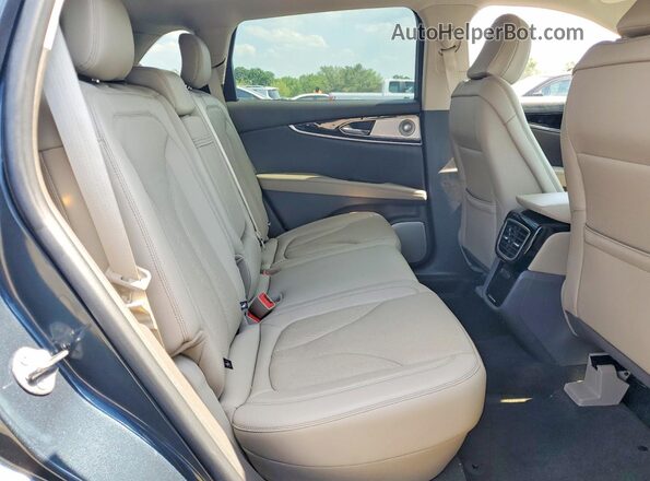 2LMPJ8KP0PBL13921 2023 LINCOLN NAUTILUS Gray Вид задньої частини салону