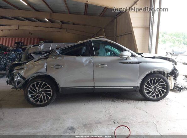 2LMPJ8KP2LBL24655 2020 LINCOLN NAUTILUS Серебряный Вид задней части салона