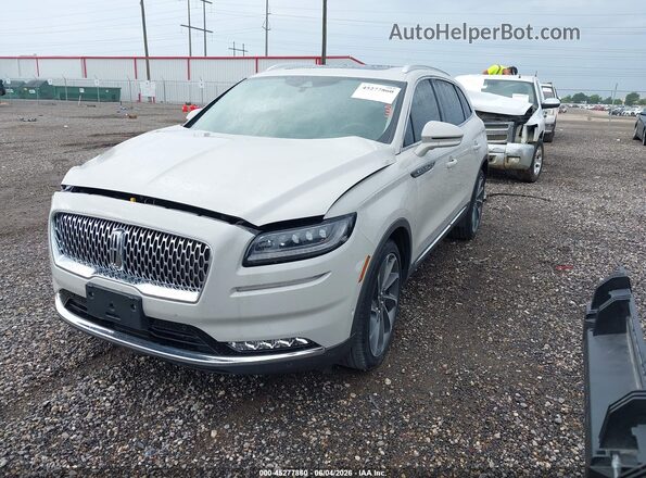 2LMPJ8KP5PBL13719 2023 LINCOLN NAUTILUS Cream Vista tres cuartos delantera izquierda