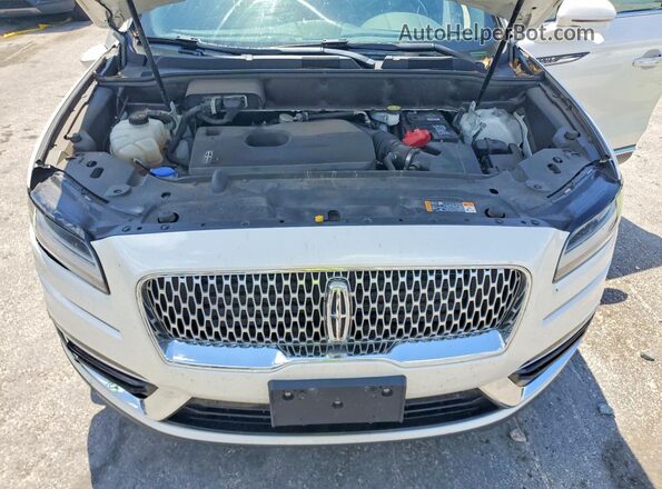 2LMPJ8L92KBL61381 2019 LINCOLN NAUTILUS White Սալոնի հետևի տեսք