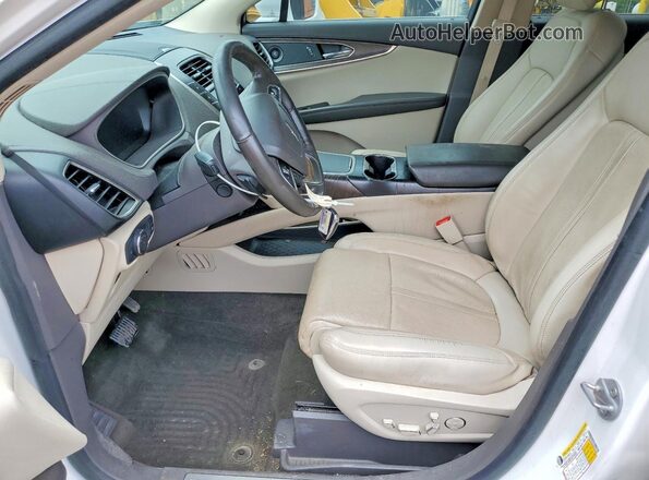 2LMPJ8L96KBL45605 2019 LINCOLN NAUTILUS White Вид салону спереду