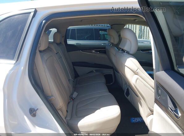 2LMPJ8L99KBL58123 2019 LINCOLN NAUTILUS White VIN կոդի պիտակի տեսք