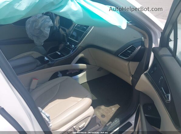 2LMPJ8L9XKBL58633 2019 LINCOLN NAUTILUS White Vista interior delantera