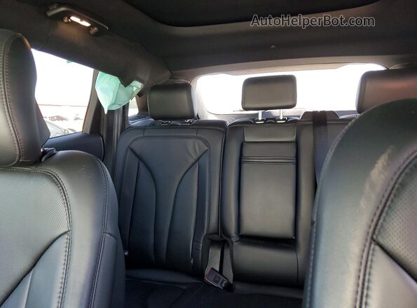 2LMPJ8LP1HBL35829 2017 LINCOLN MKX White Rear seats view