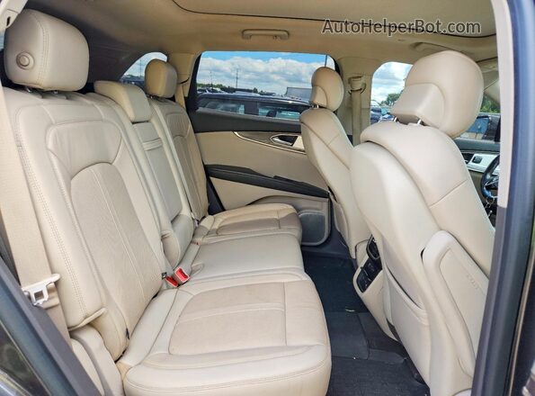 2LMPJ8LP8KBL54000 2019 LINCOLN NAUTILUS Gray Rear interior view